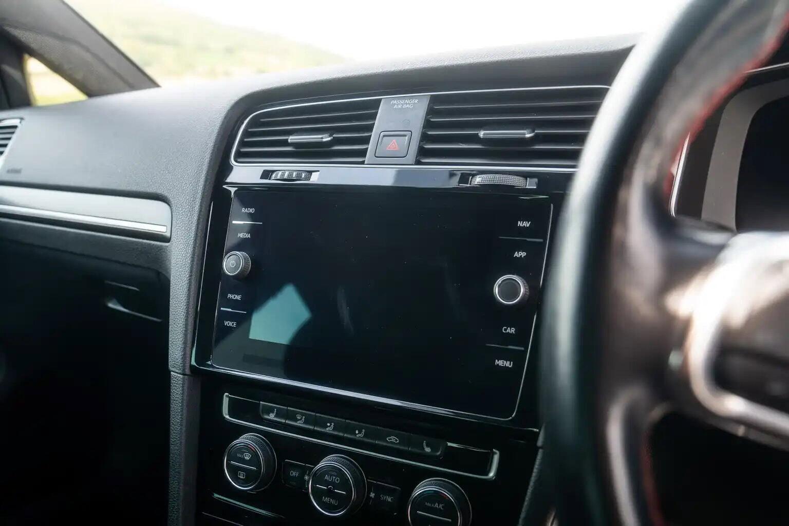 Volkswagen Golf view 25