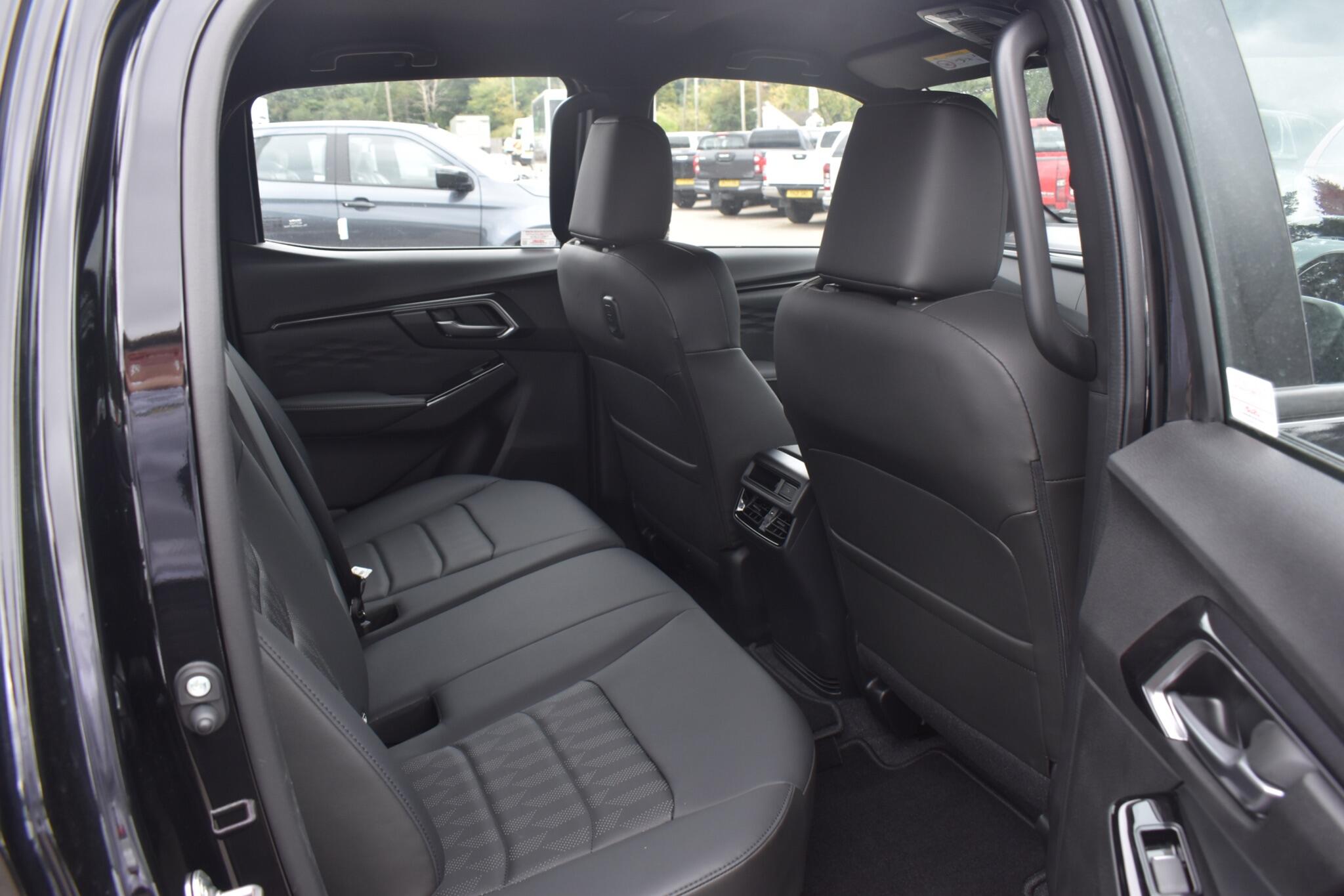 D-Max - 1.9 TD V-Cross 4WD Euro 6 (s/s) 4dr - Image 12