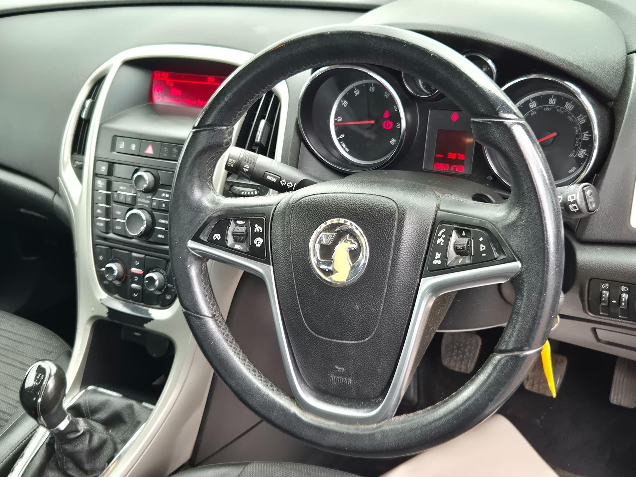 Vauxhall Astra view 9
