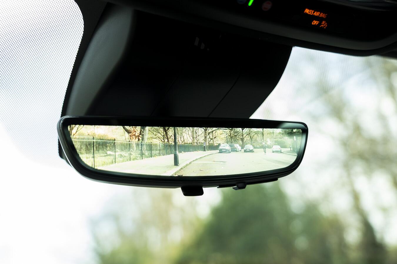 Chevrolet Suburban view 36