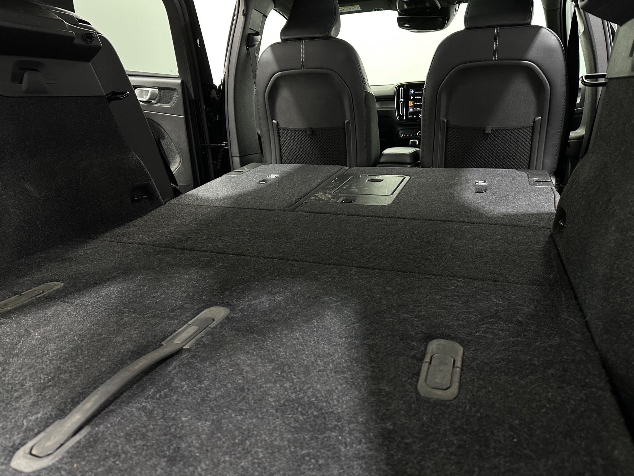 Volvo XC40 view 42
