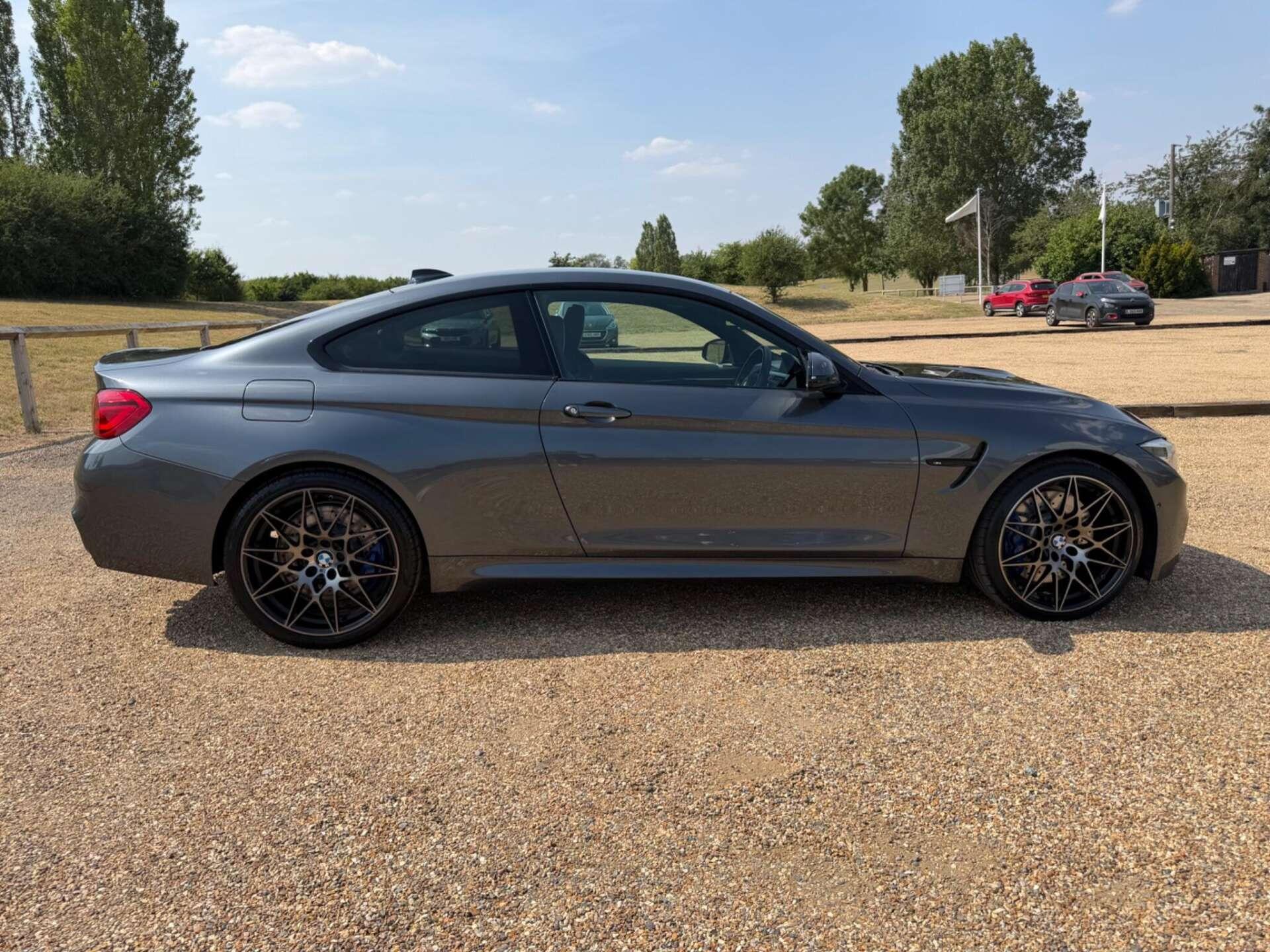 BMW M4 view 8