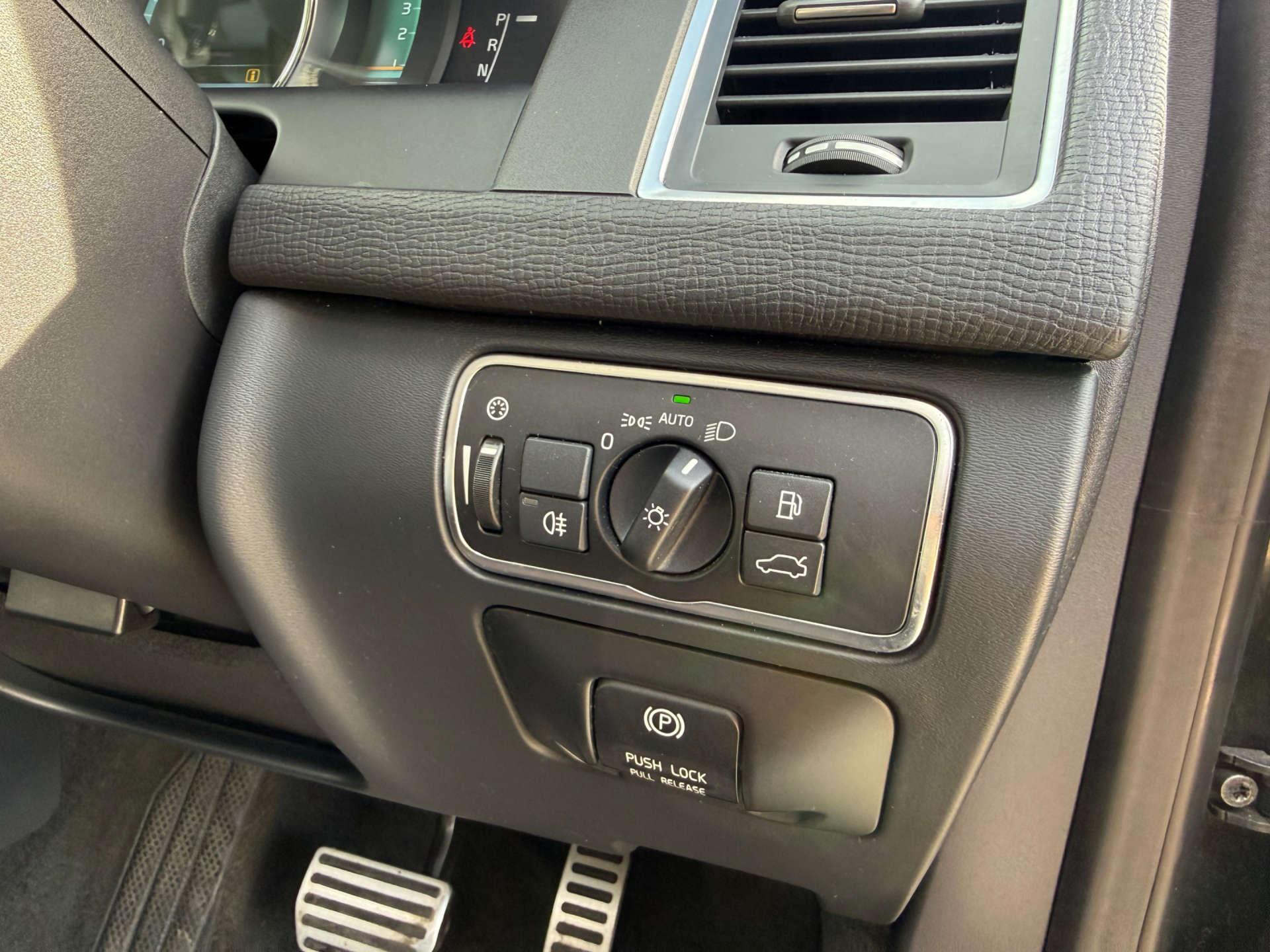 Volvo XC60 view 39
