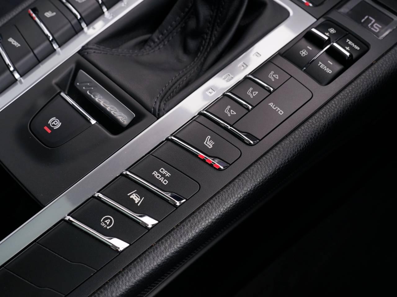 Porsche Macan view 37