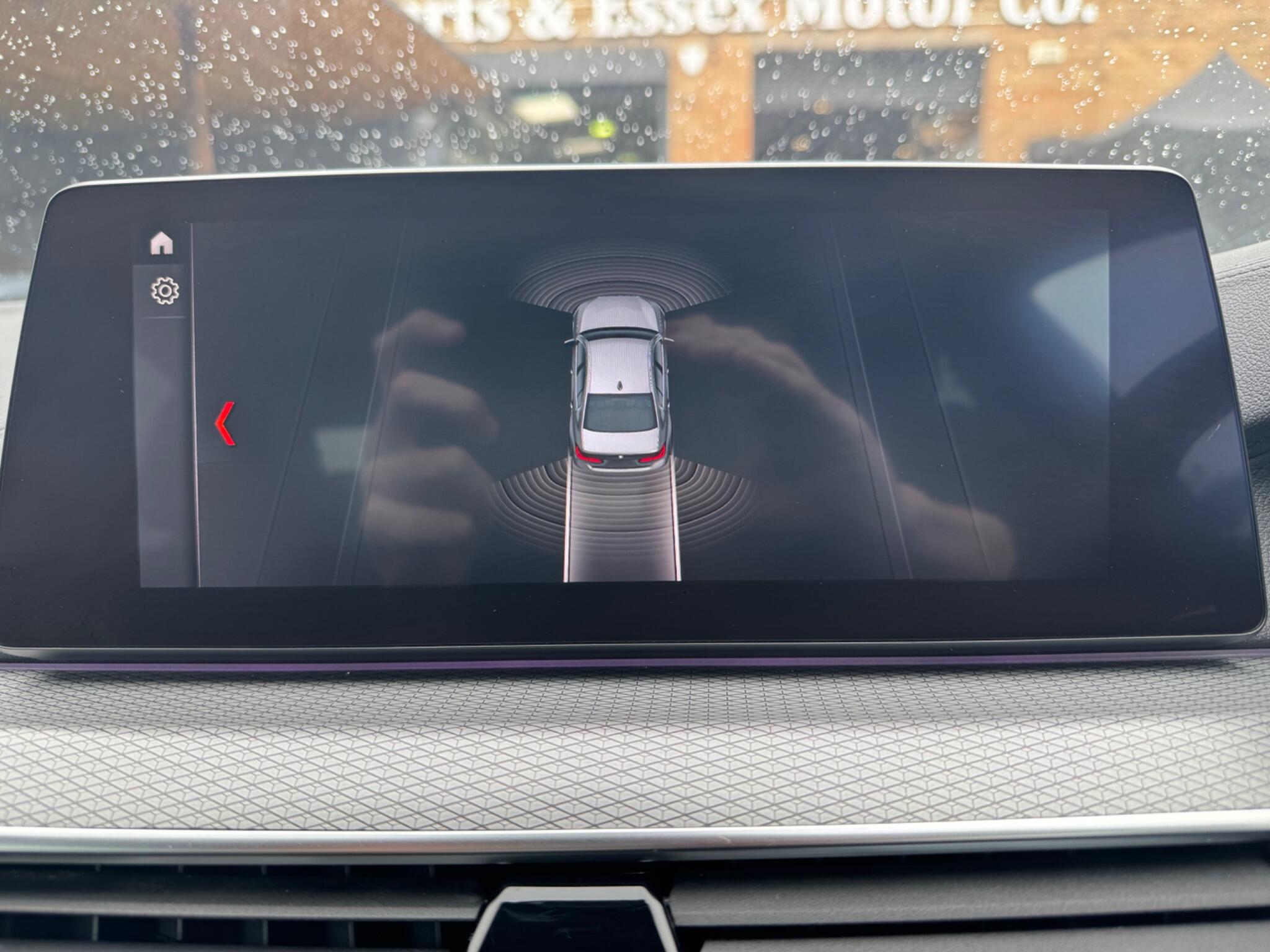 BMW 5 Series view 28