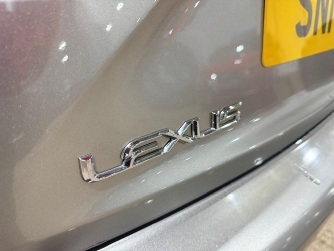 Lexus IS view 32