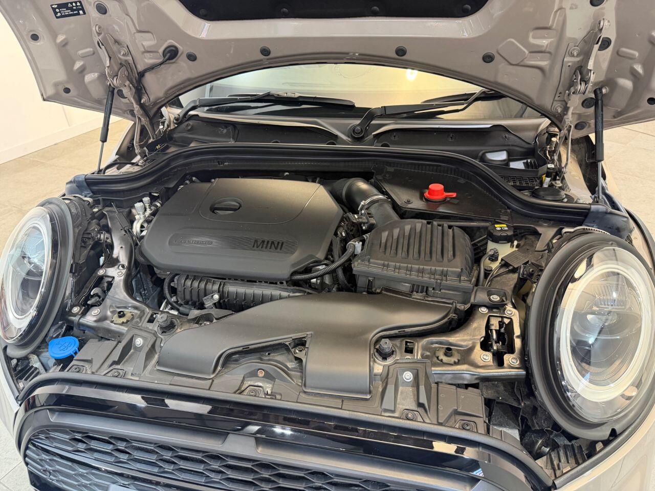 Mini Cooper view 36