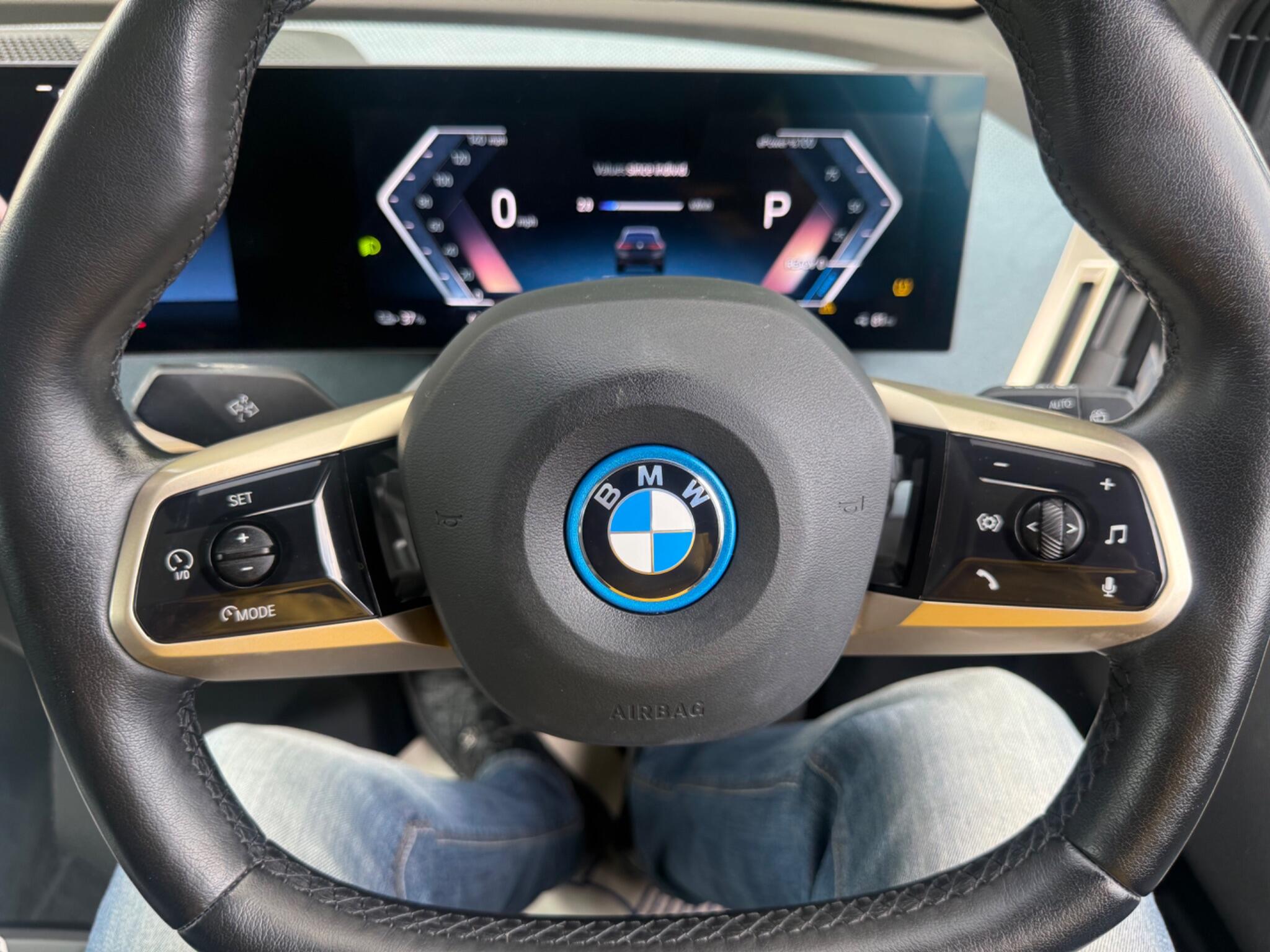 BMW Ix view 19