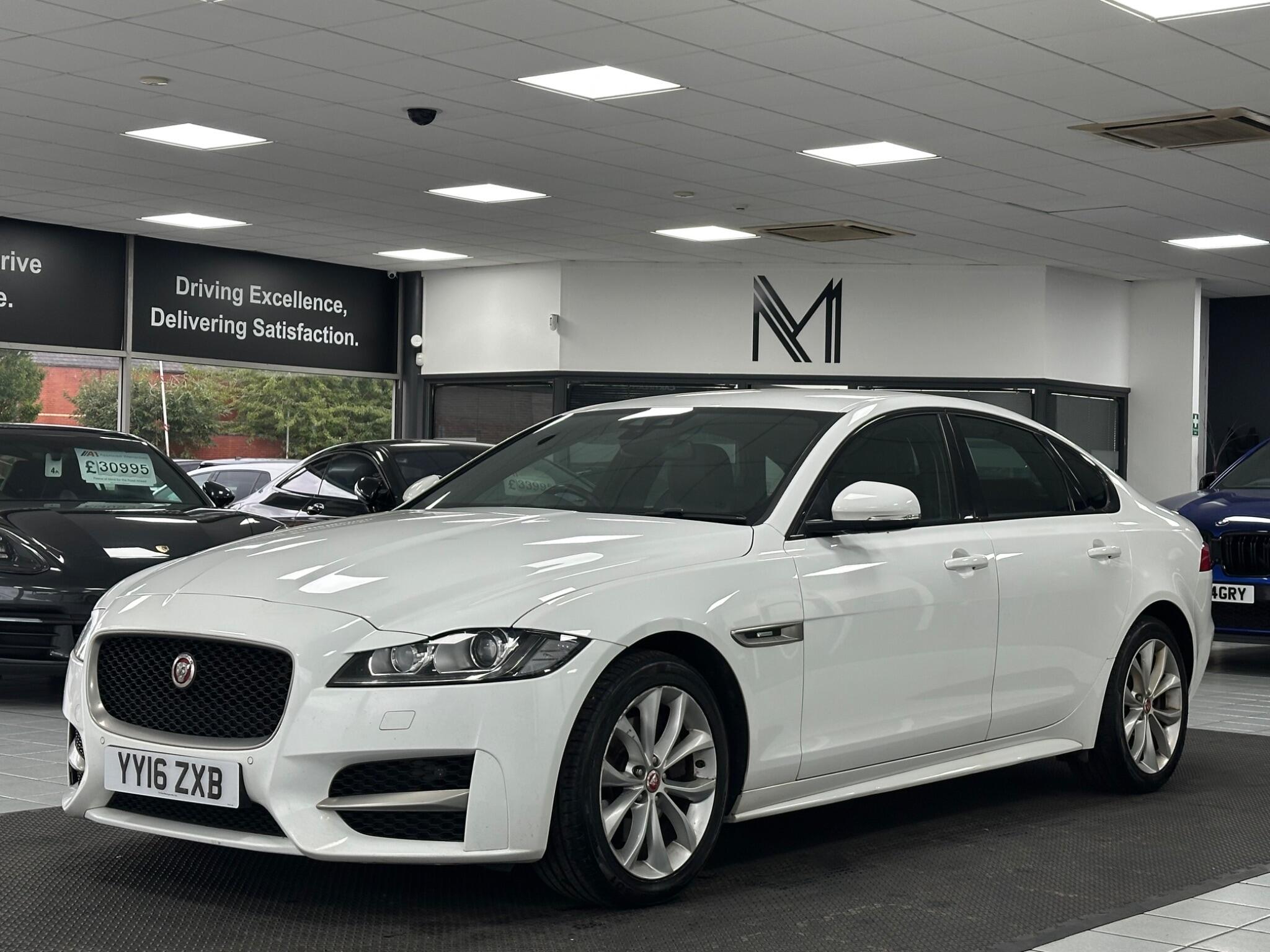 Jaguar XF view 7
