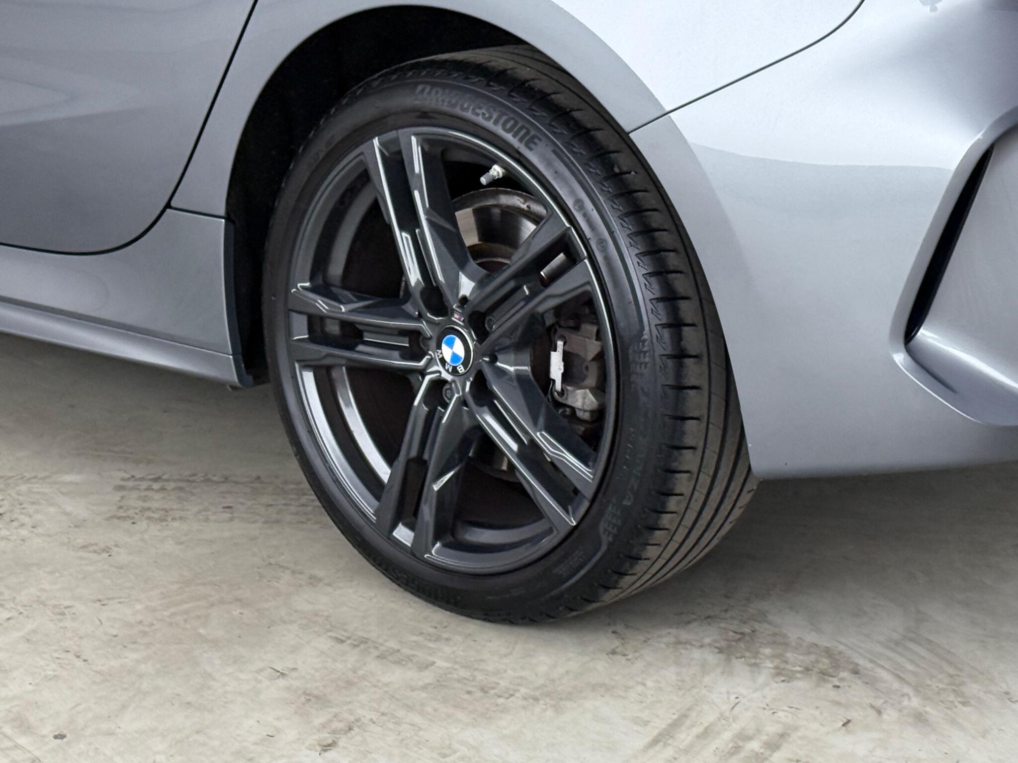BMW 1 Series view 9