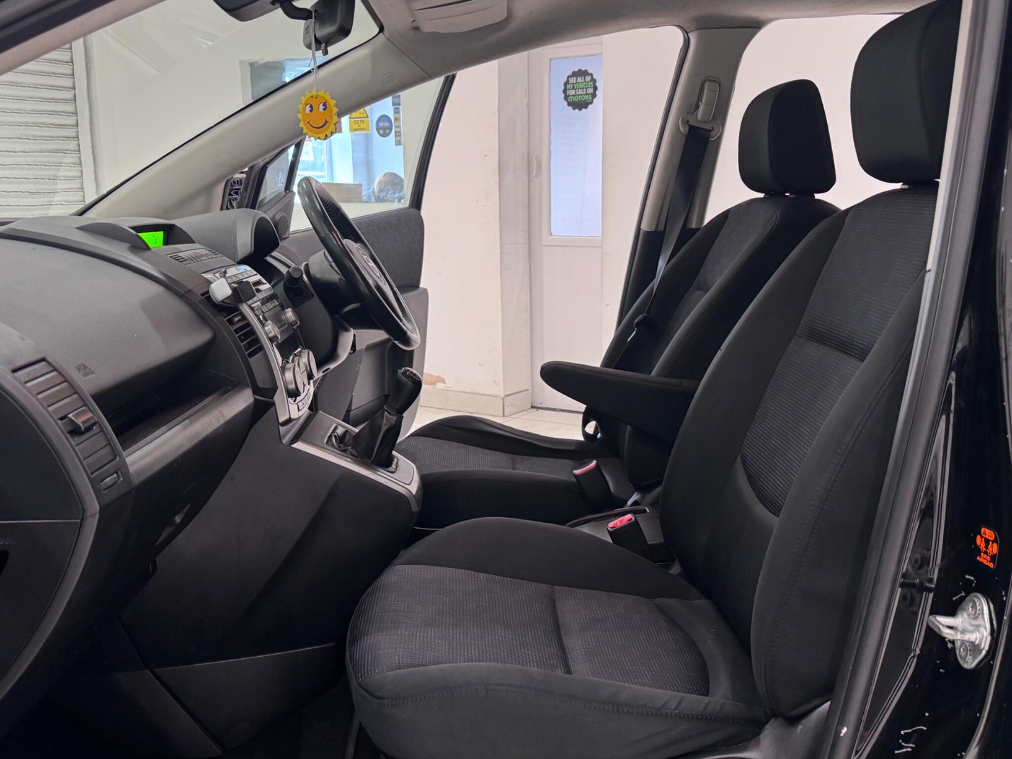 Mazda Mazda5 view 7