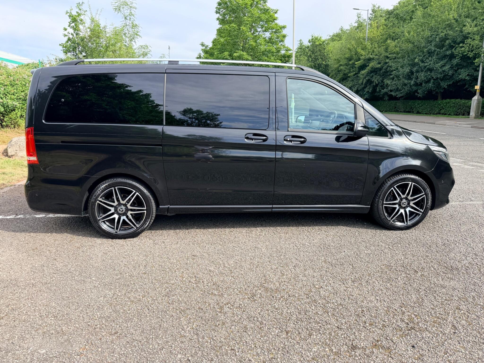 Mercedes-Benz V-Class view 8