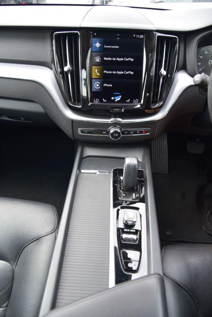 Volvo XC60 view 40
