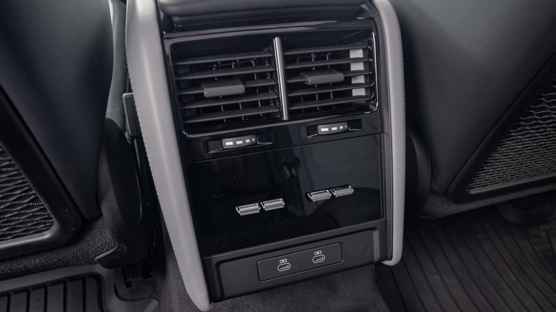 Porsche Cayenne view 30