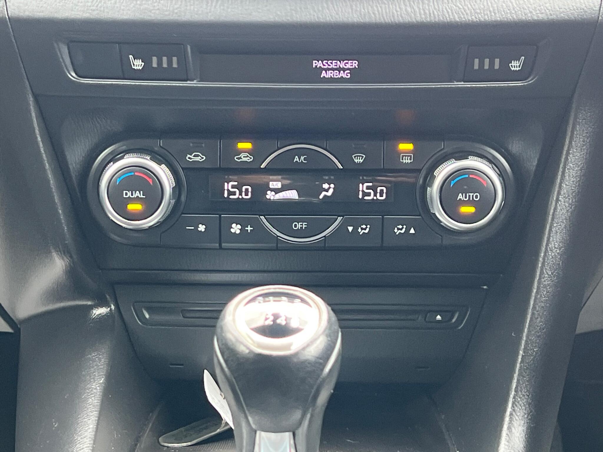 Mazda Mazda3 view 35