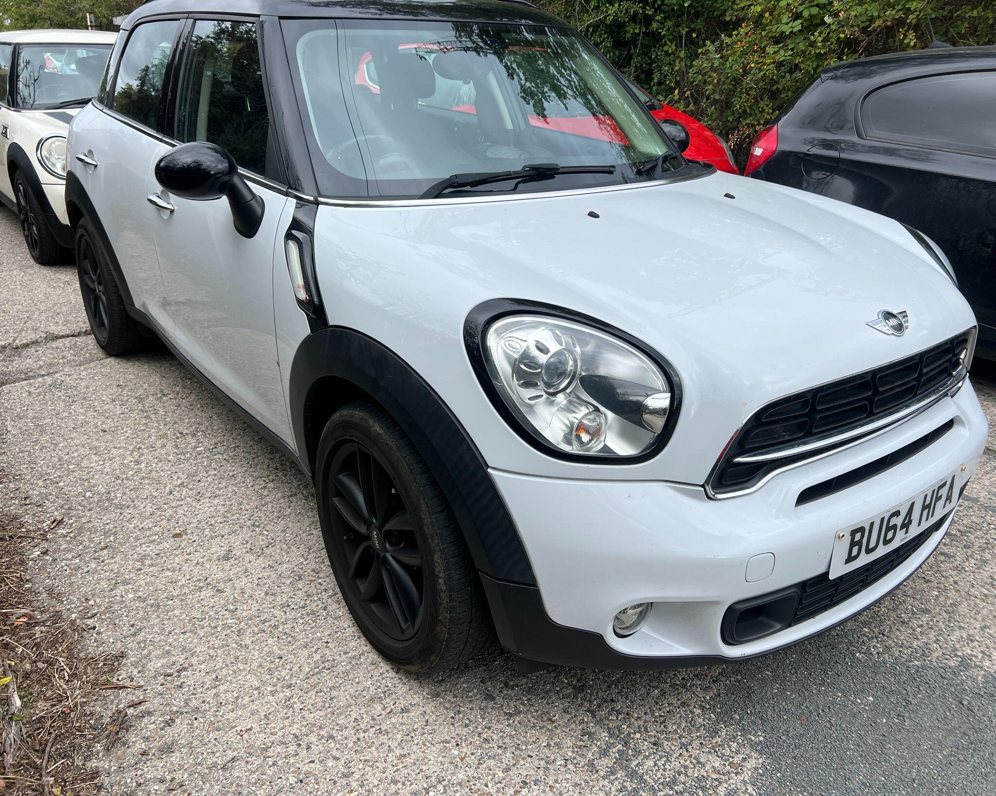 Mini Countryman view 2