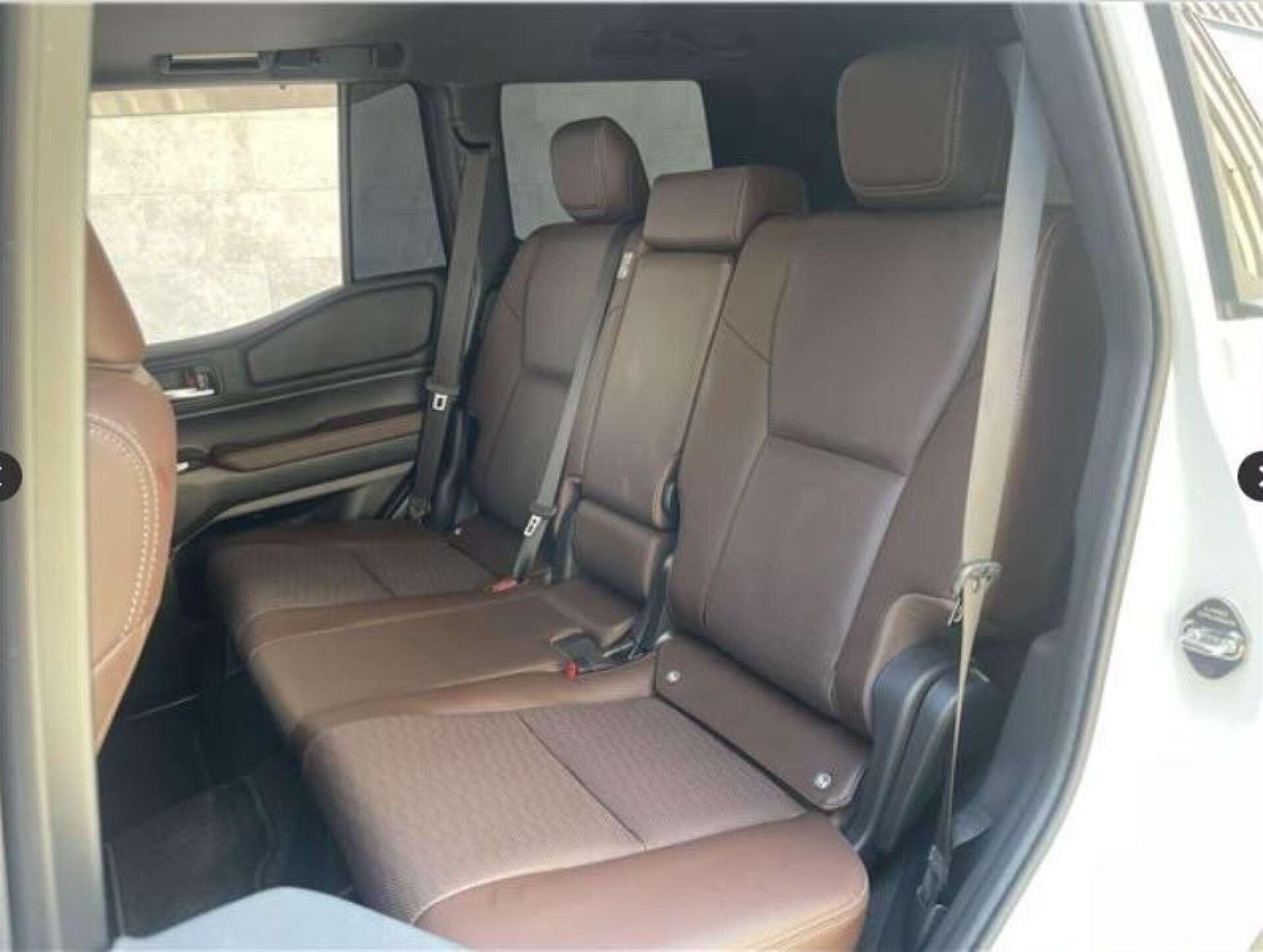Toyota Land Cruiser view 36