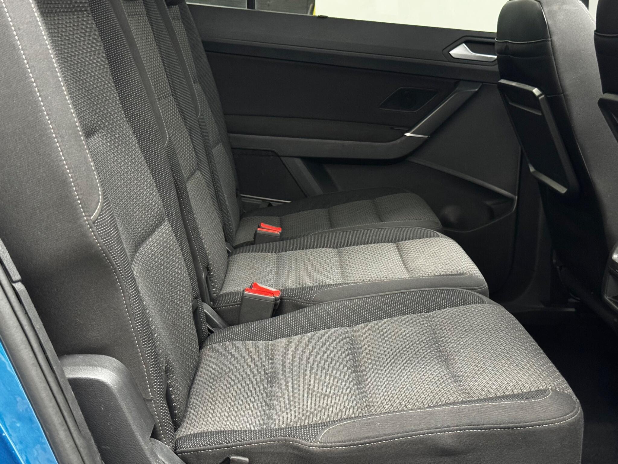 Volkswagen Touran view 60