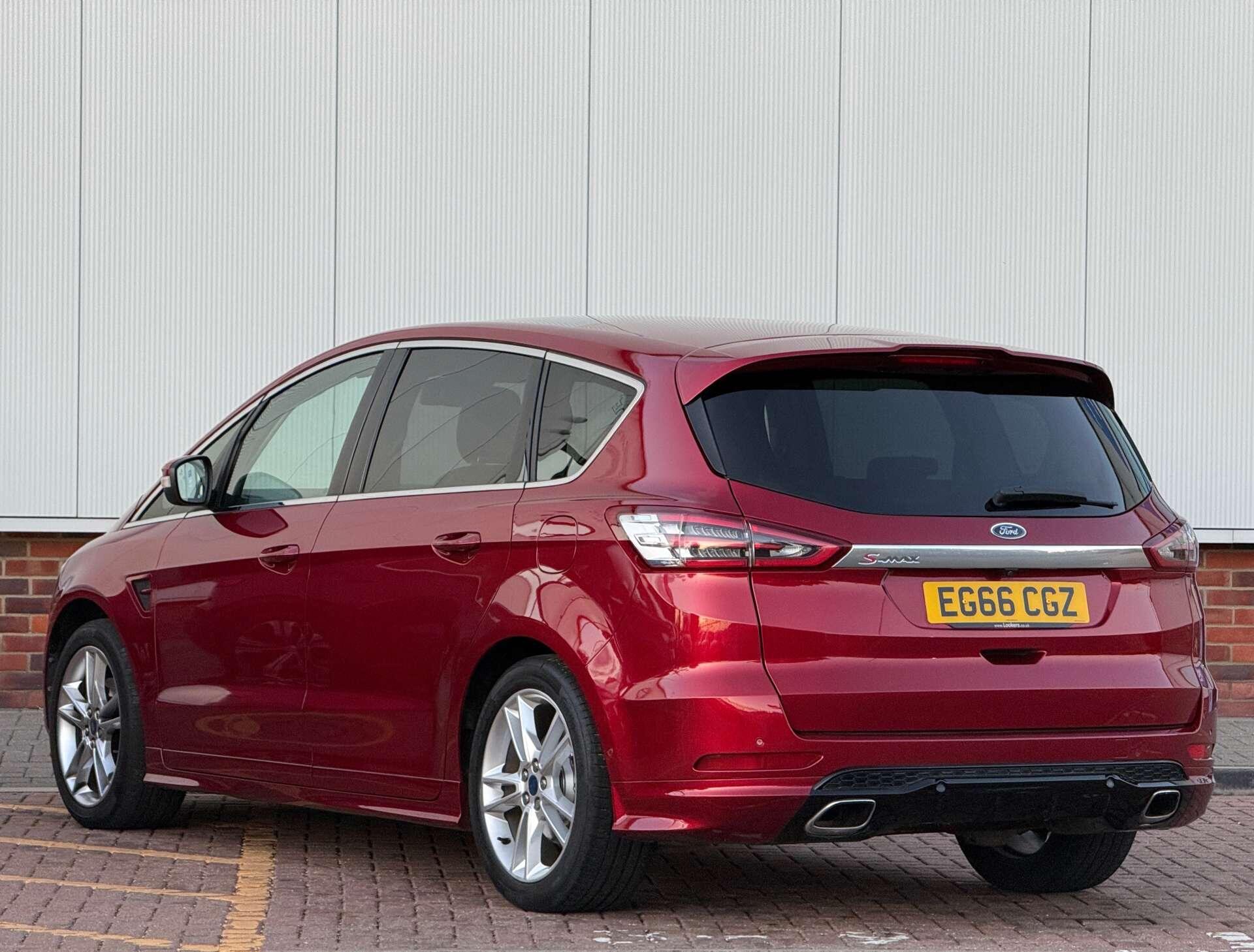 Ford S-Max view 4