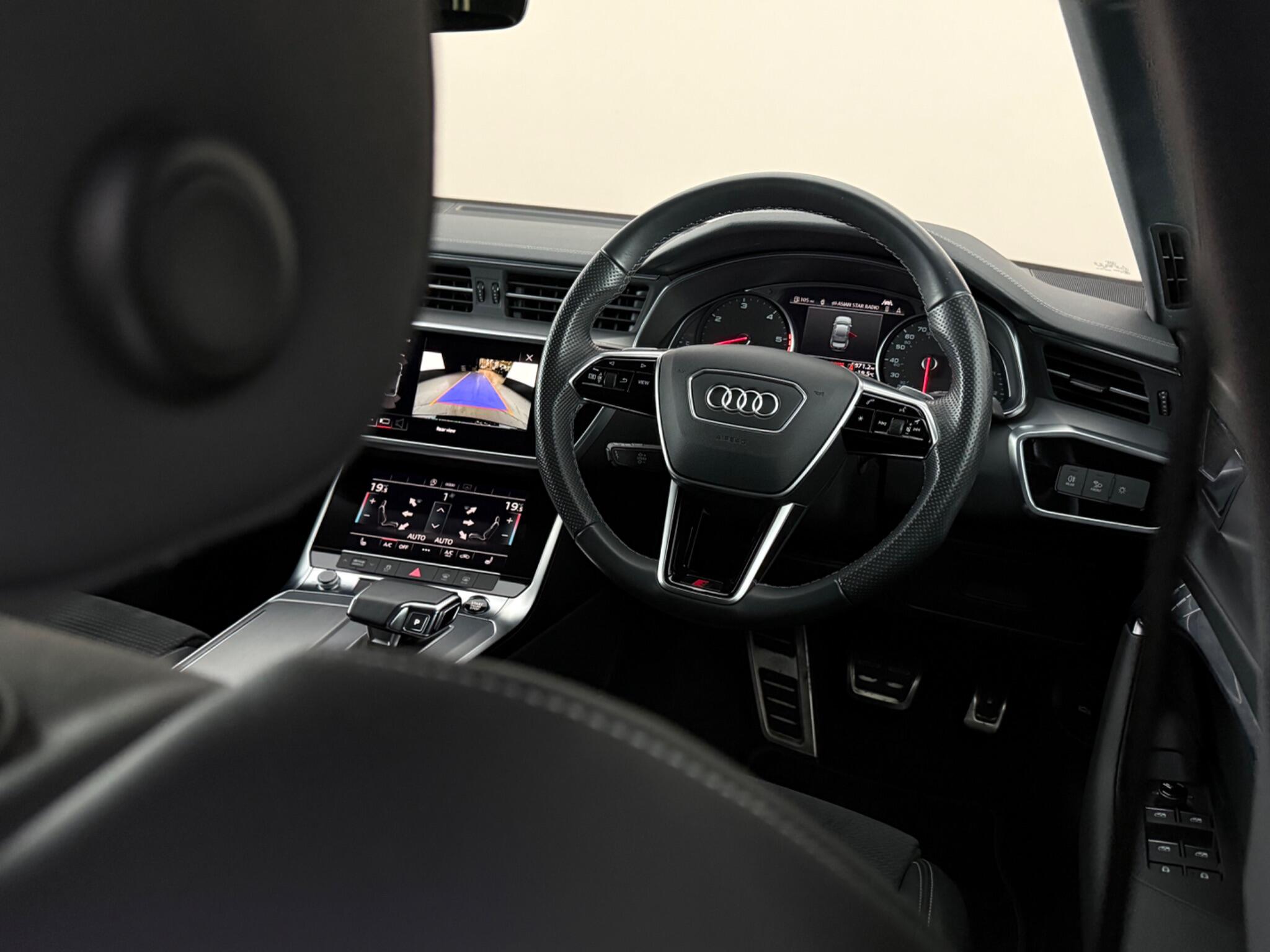 Audi A6 view 13