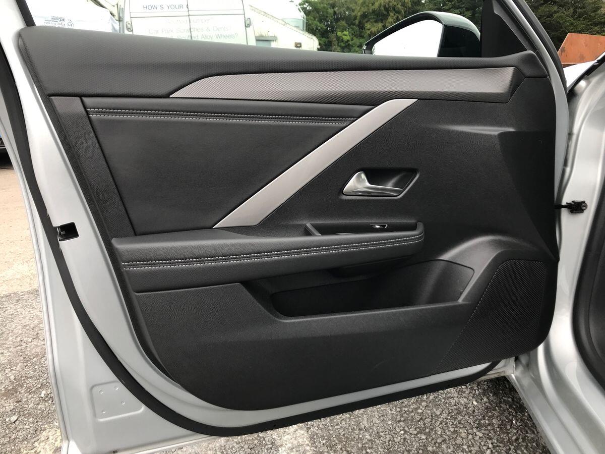 Vauxhall Astra view 18