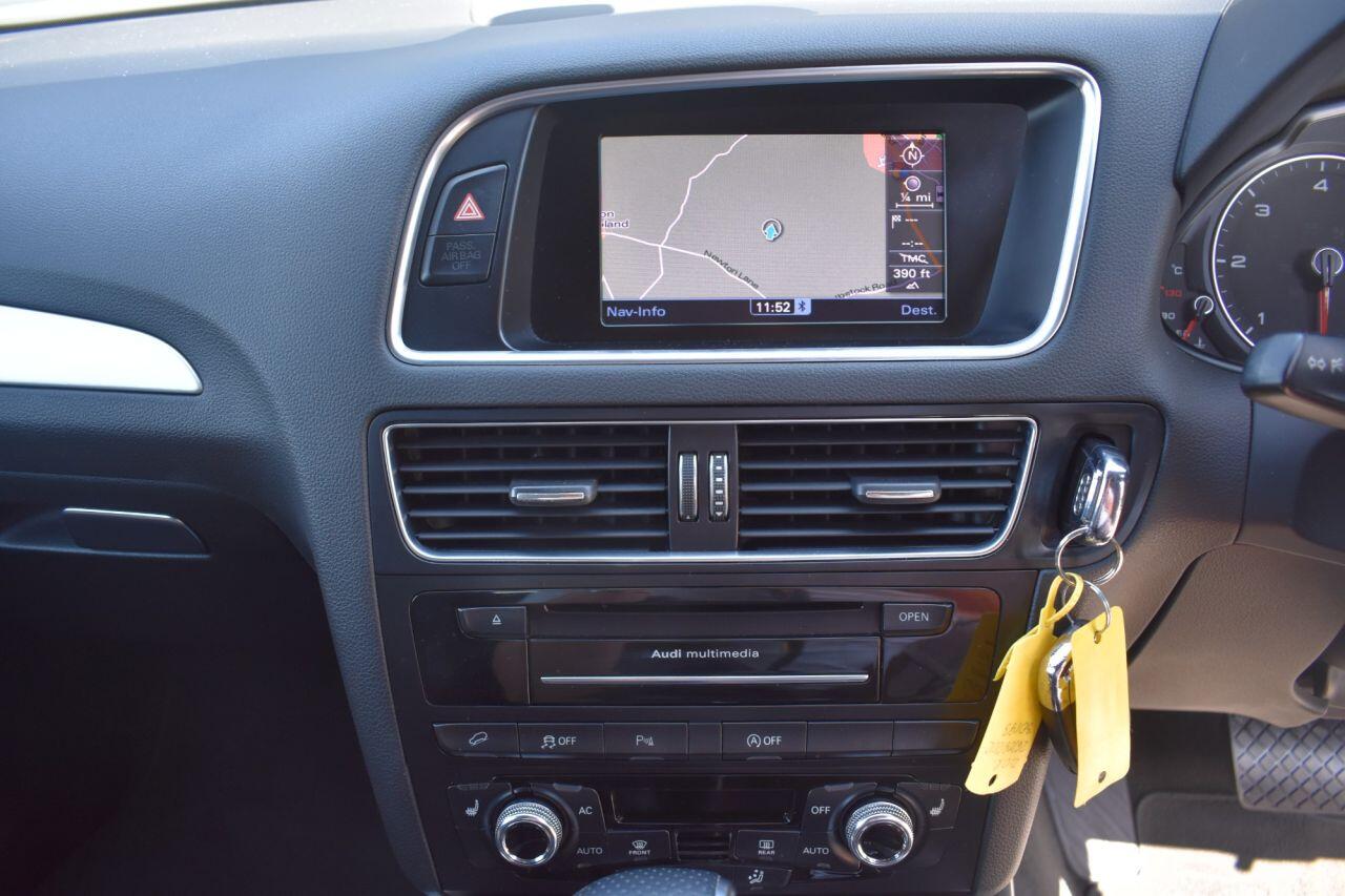 Audi Q5 view 9
