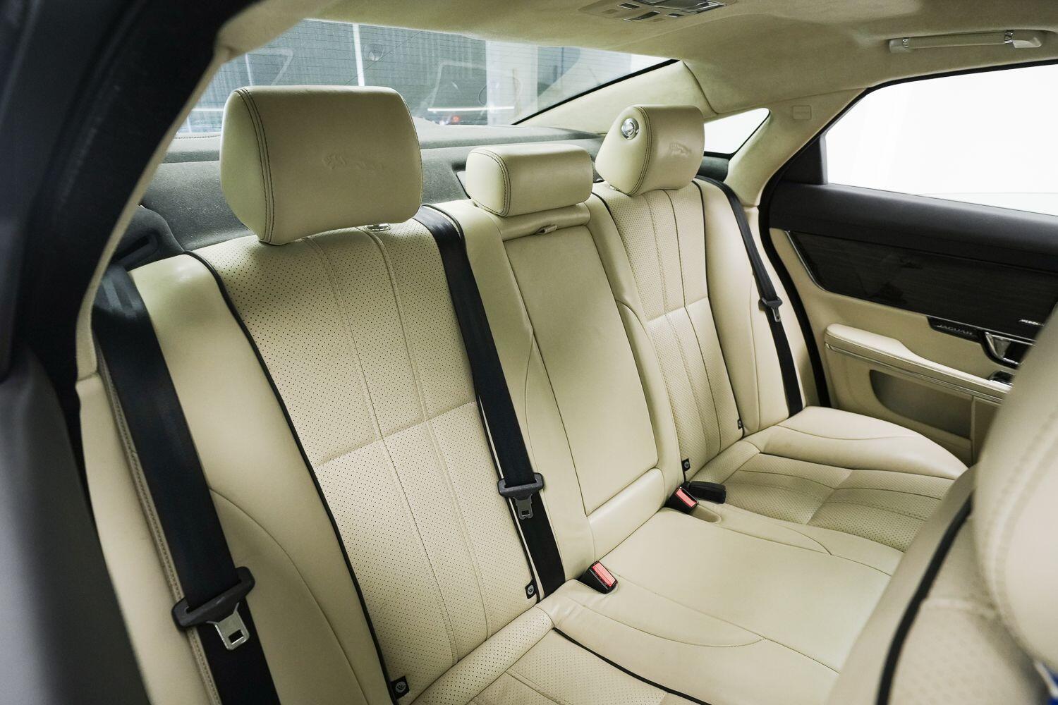 Jaguar XJ view 14