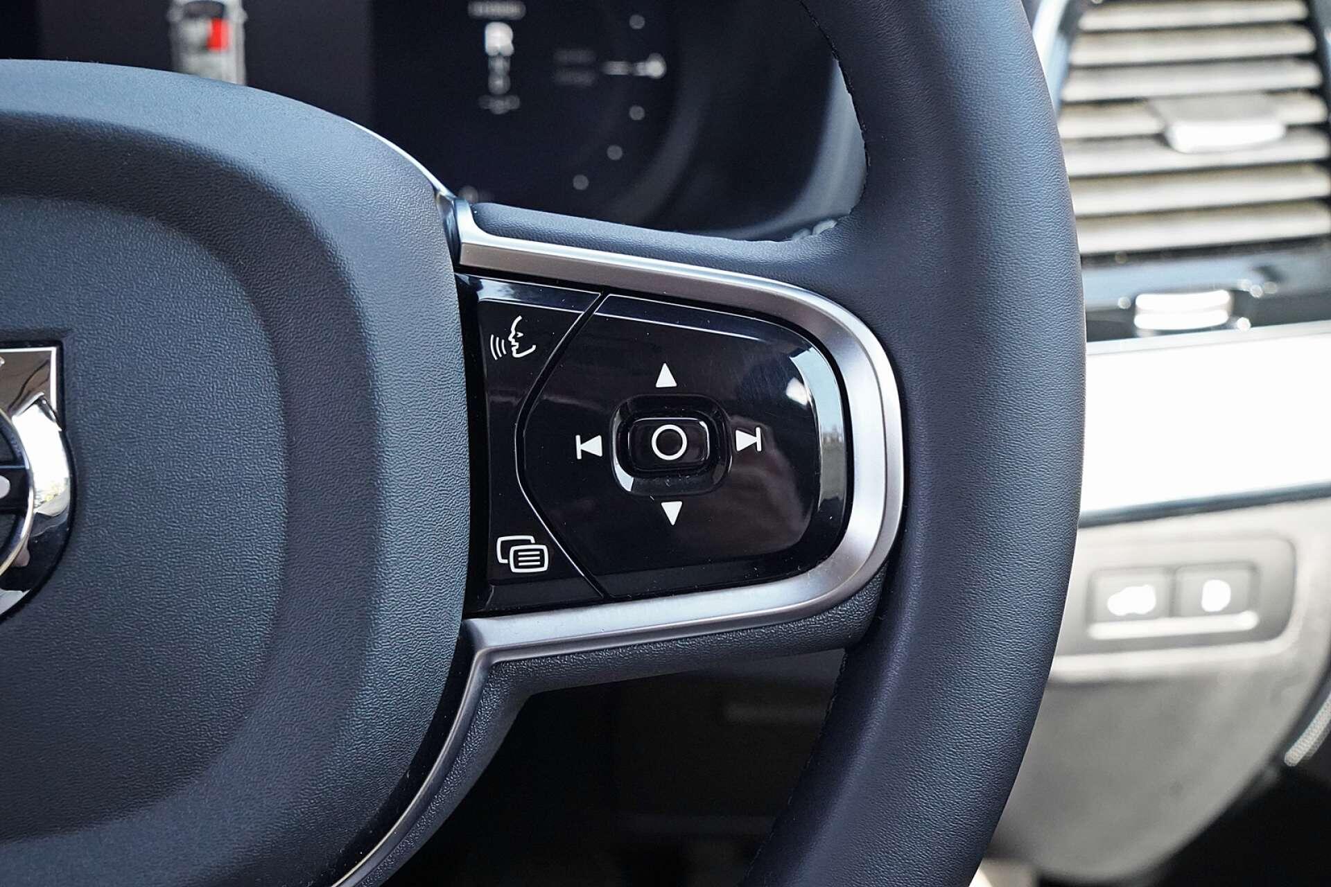 Volvo XC90 view 33