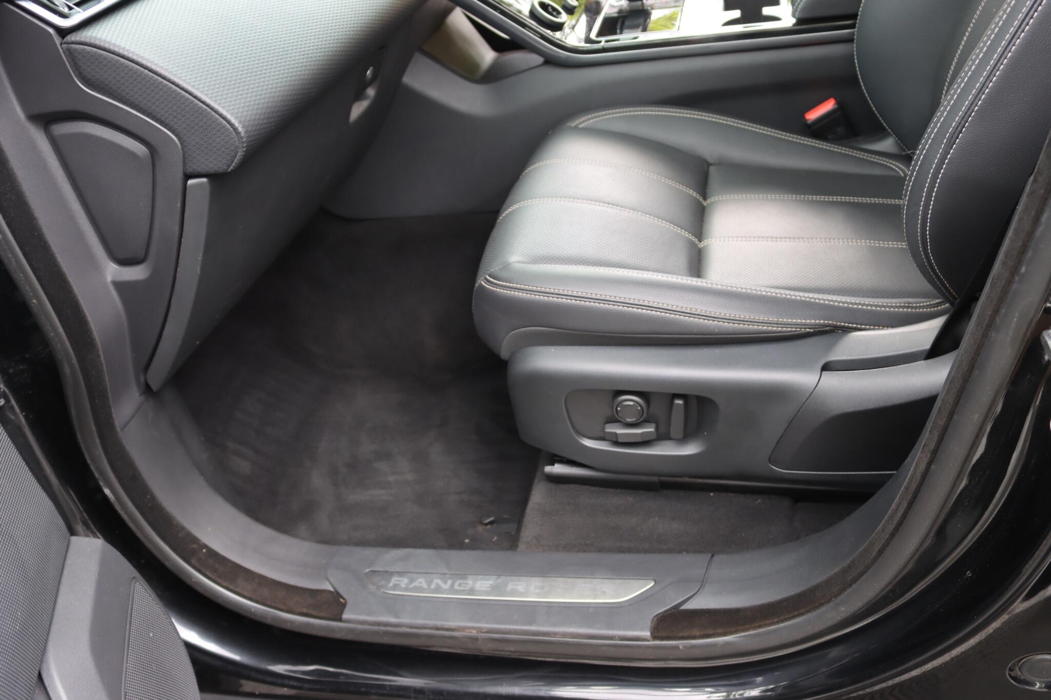Land Rover Range Rover Velar view 12