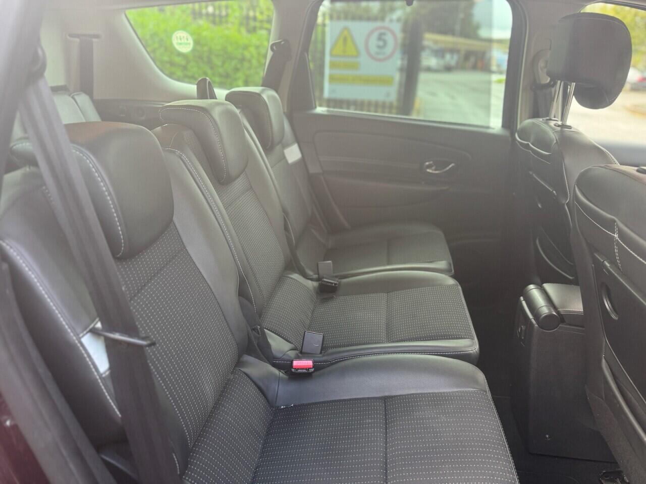 Renault Grand Scenic view 18