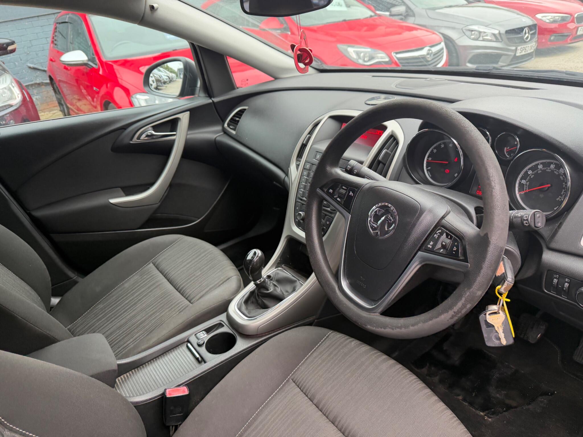 Vauxhall Astra view 21