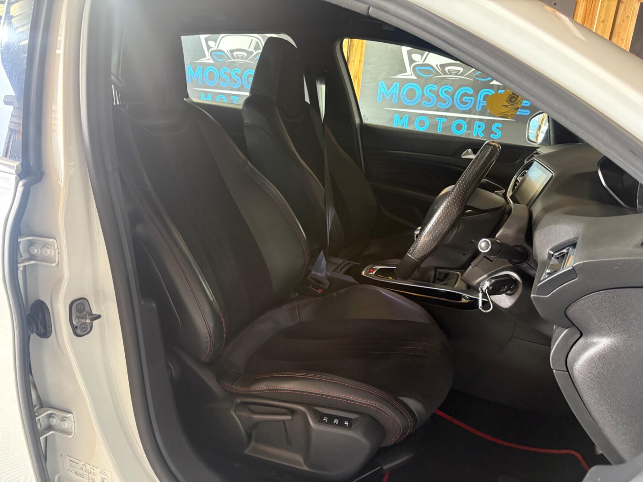 Peugeot 308 view 13