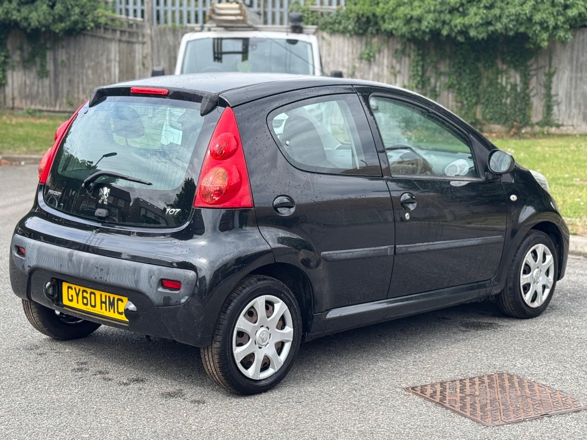 2011 Peugeot 107 image 14