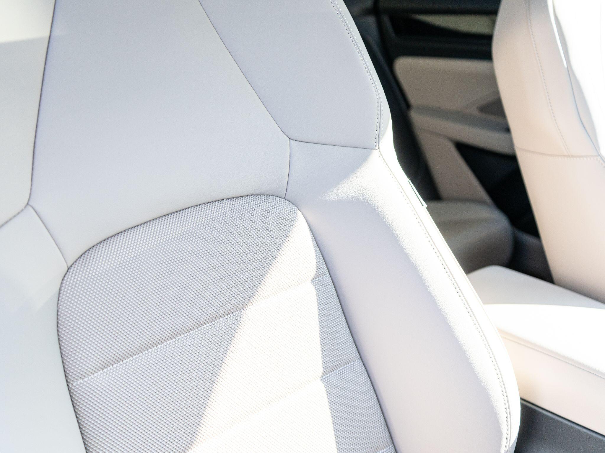 Porsche Macan view 22