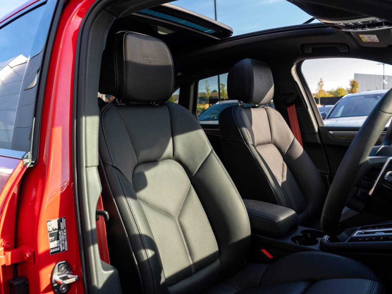 Porsche Macan view 5