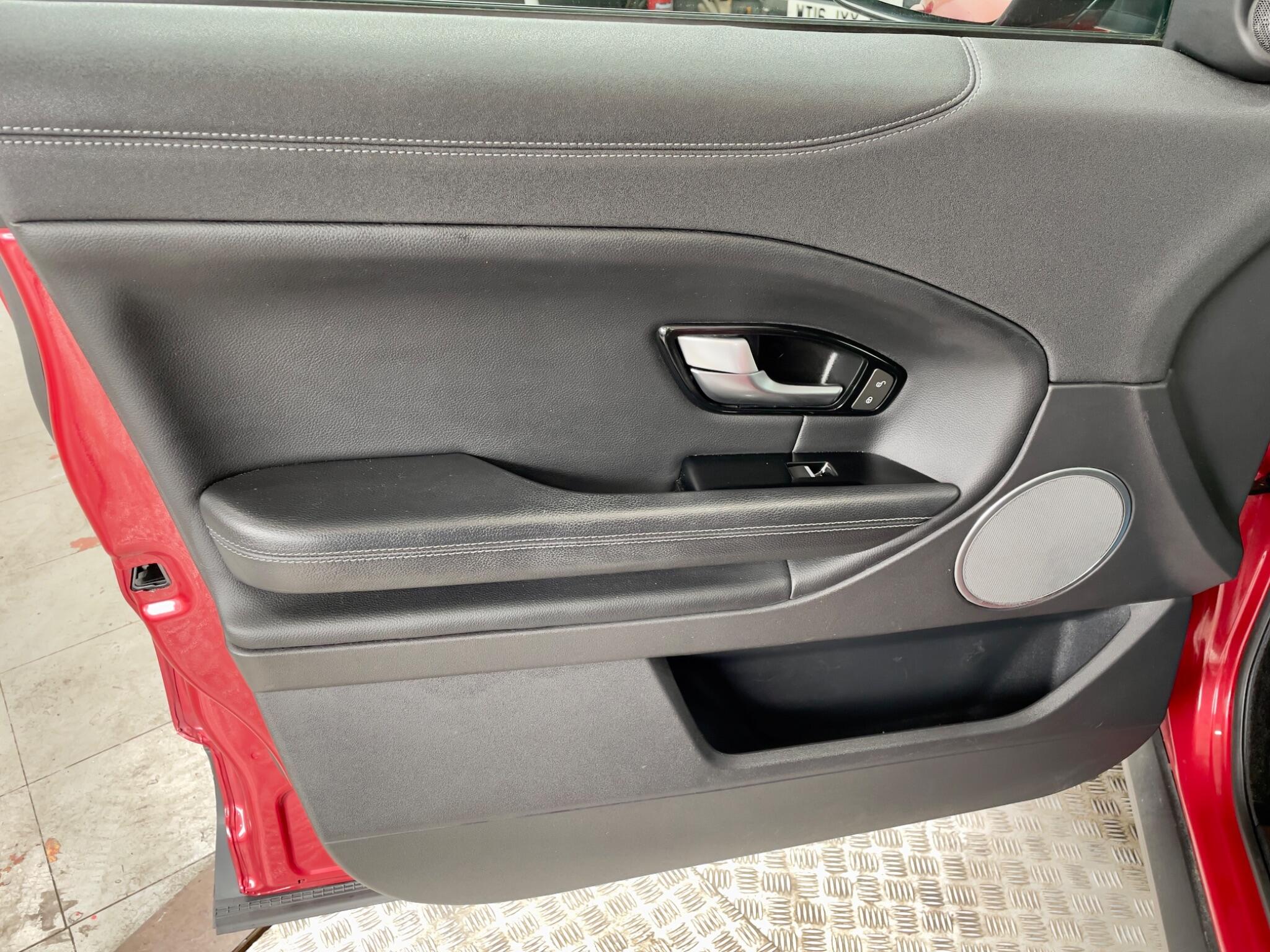 Land Rover Range Rover Evoque view 46