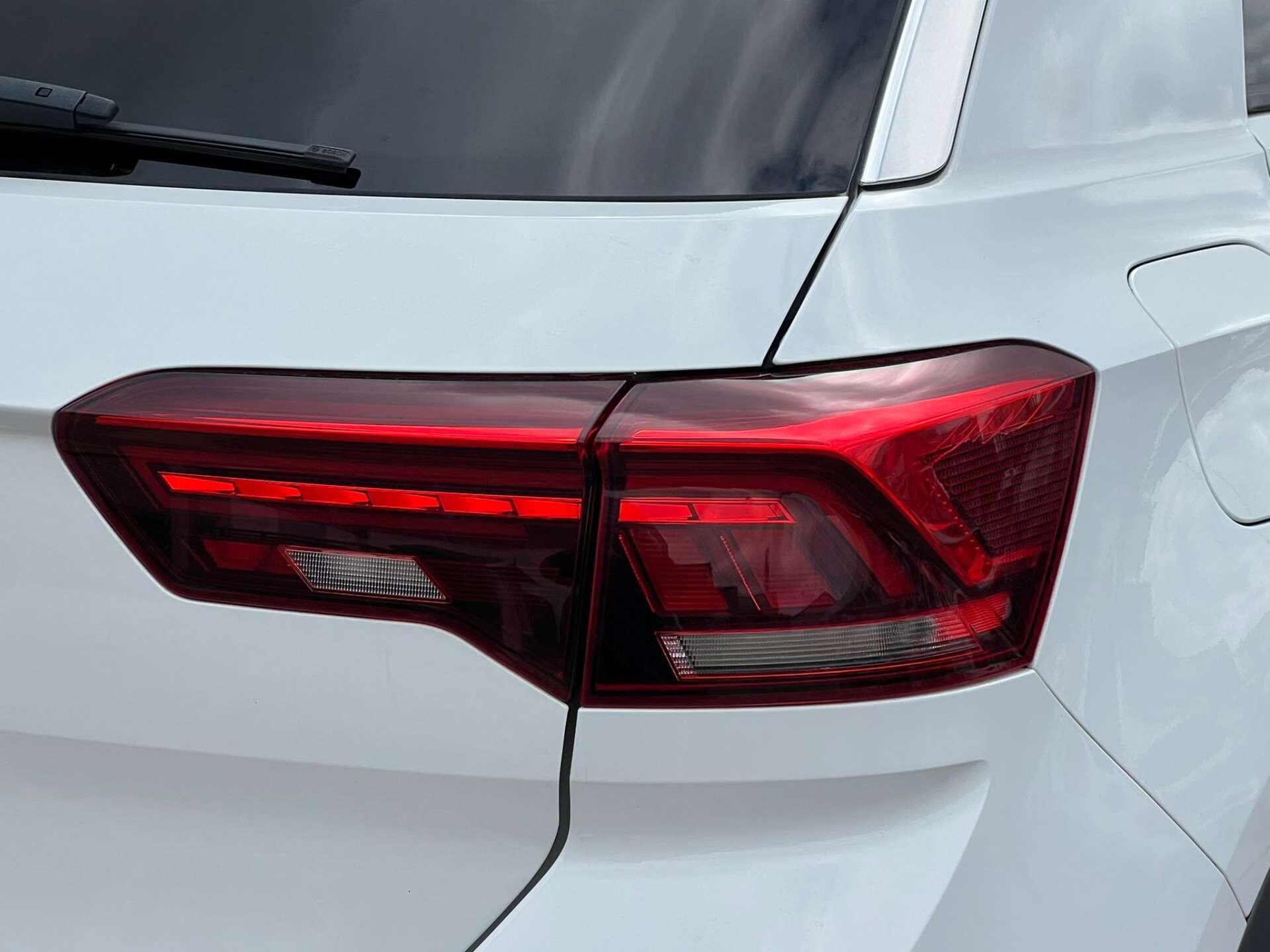 Volkswagen T-Roc view 28