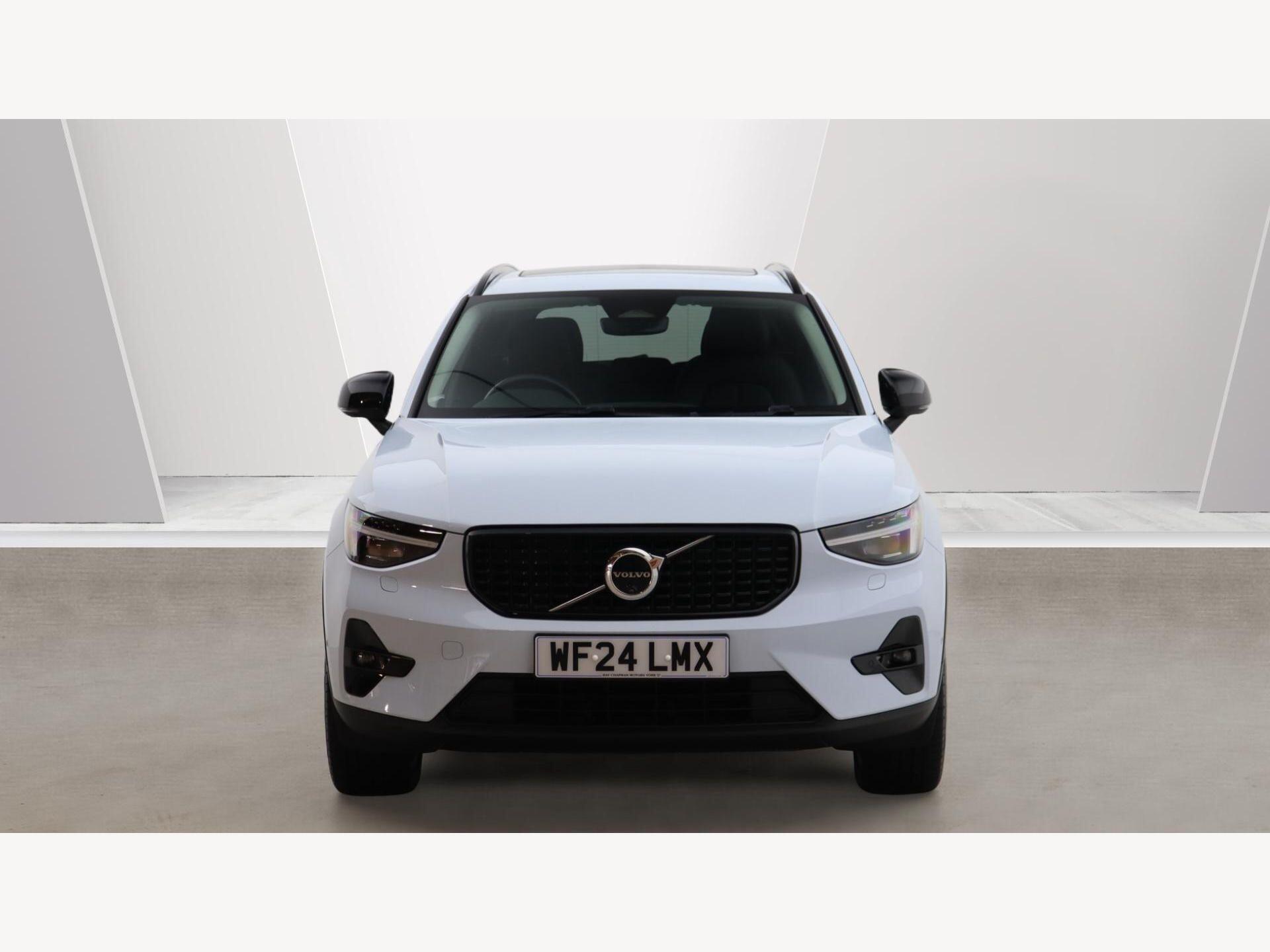 Volvo XC40 view 11