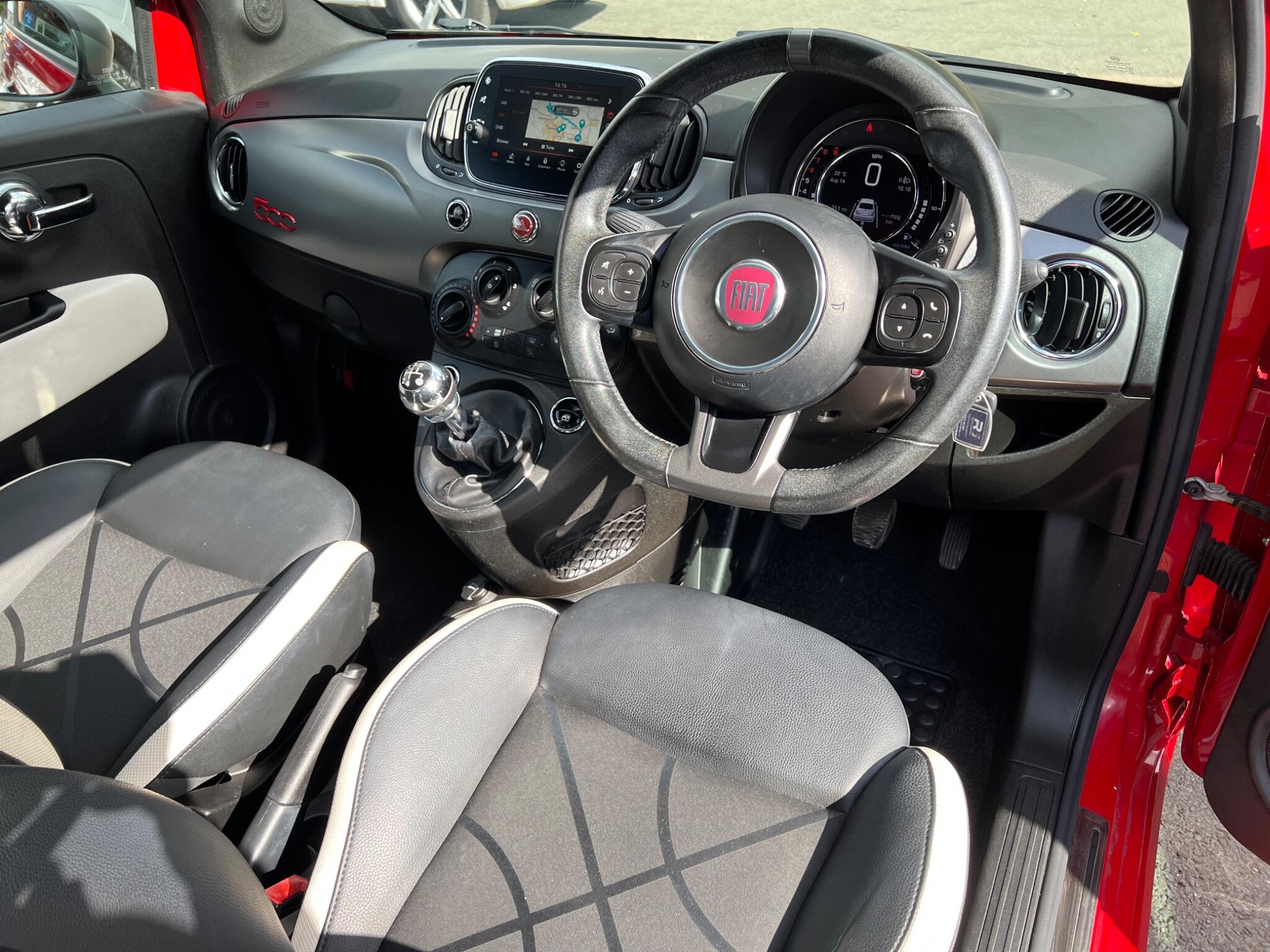 2016 Fiat 500 image 19