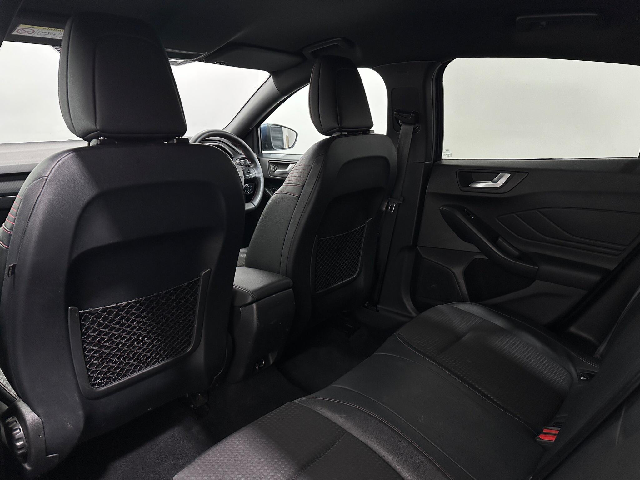 Ford Focus view 39