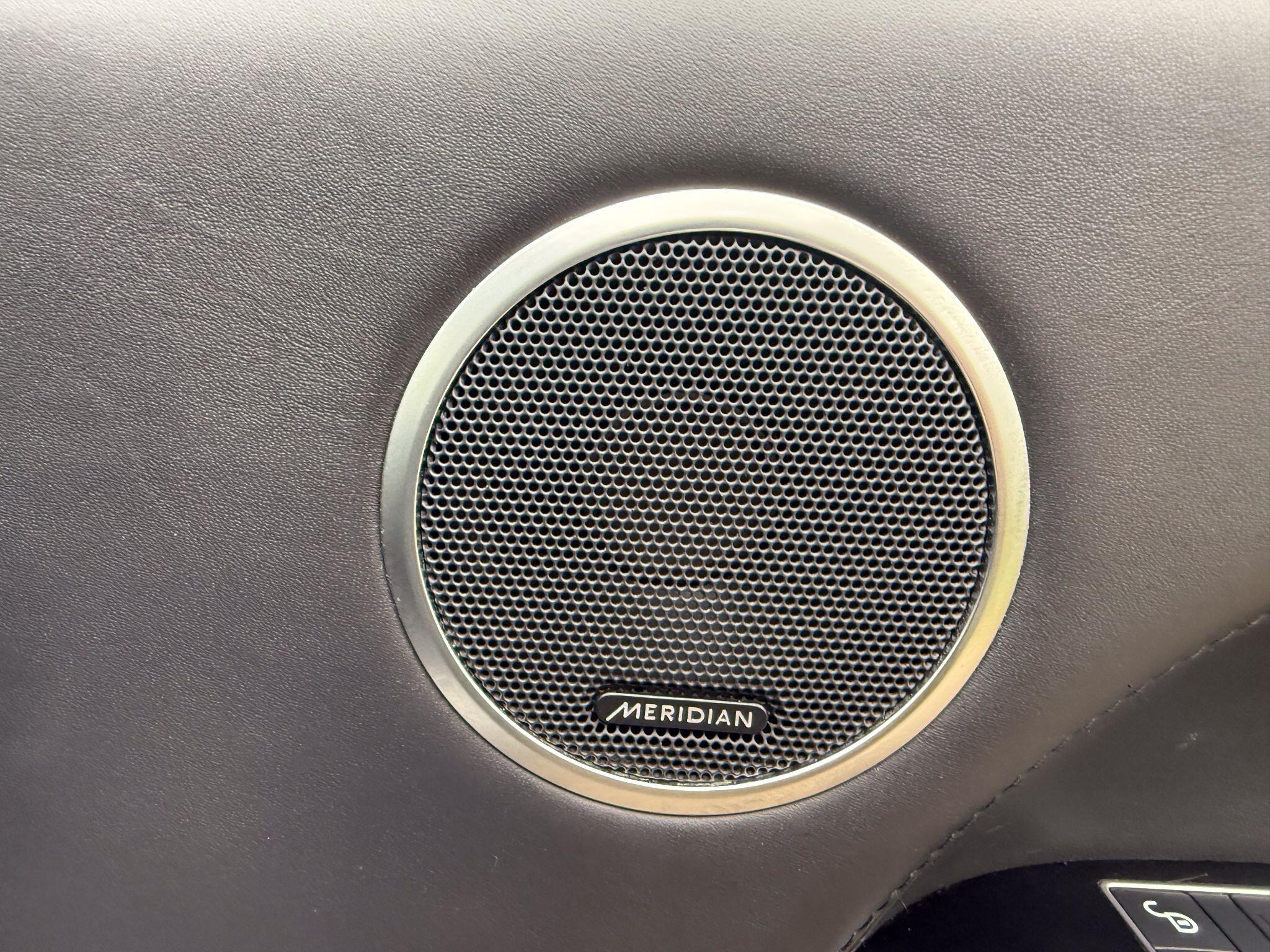 Land Rover Range Rover view 8