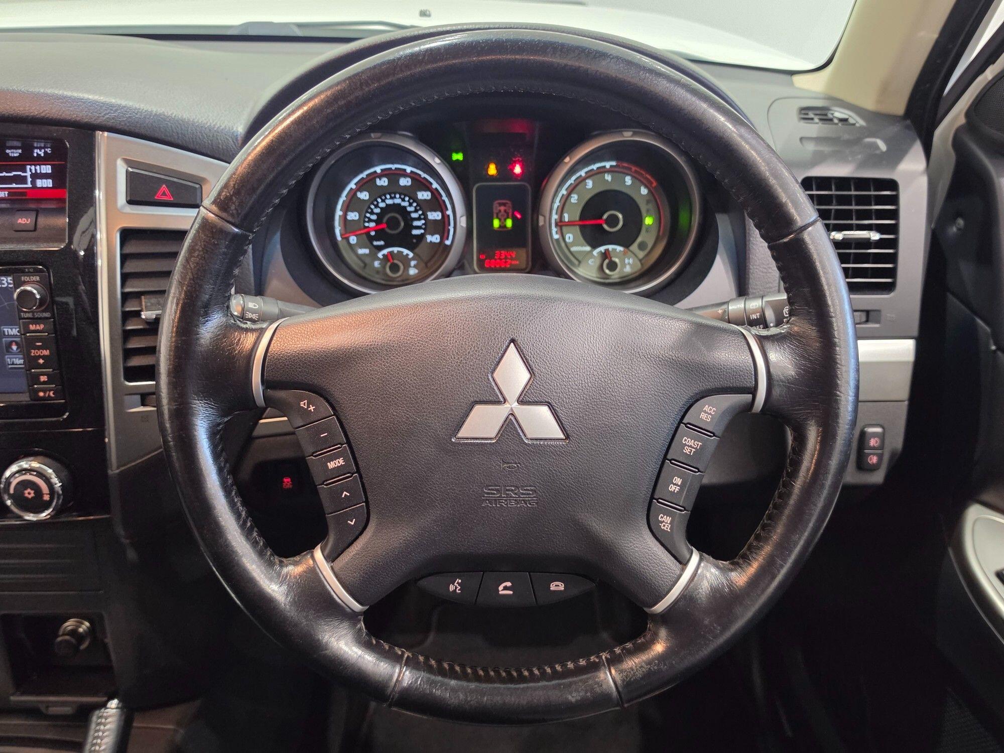 Mitsubishi Shogun view 22