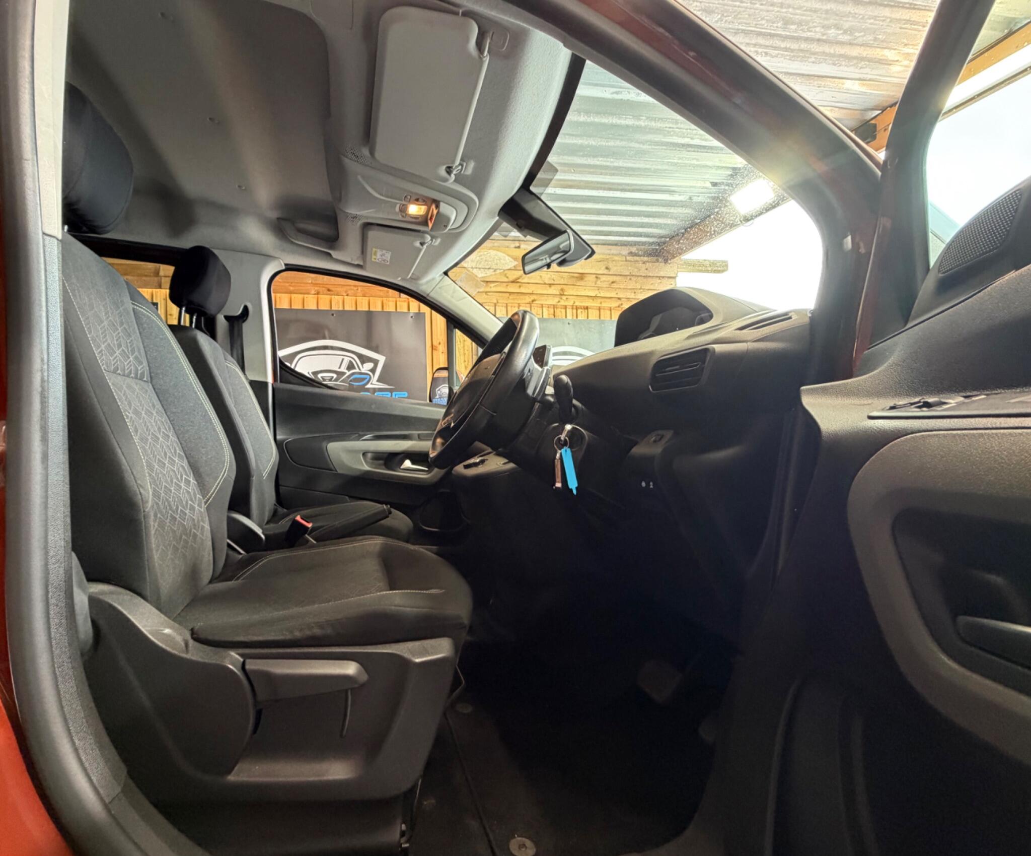 Peugeot Rifter view 22