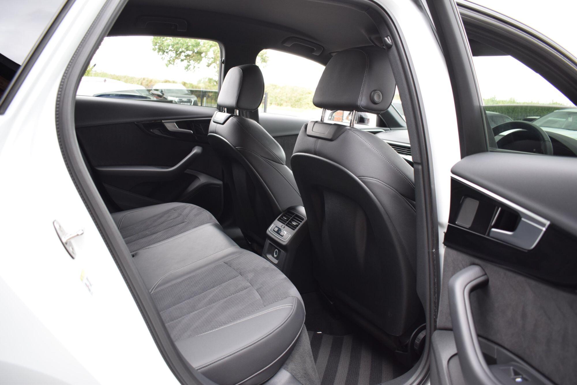 Audi A4 view 20