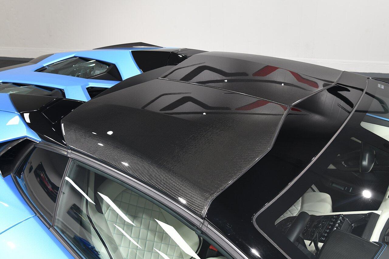 Lamborghini Aventador view 45