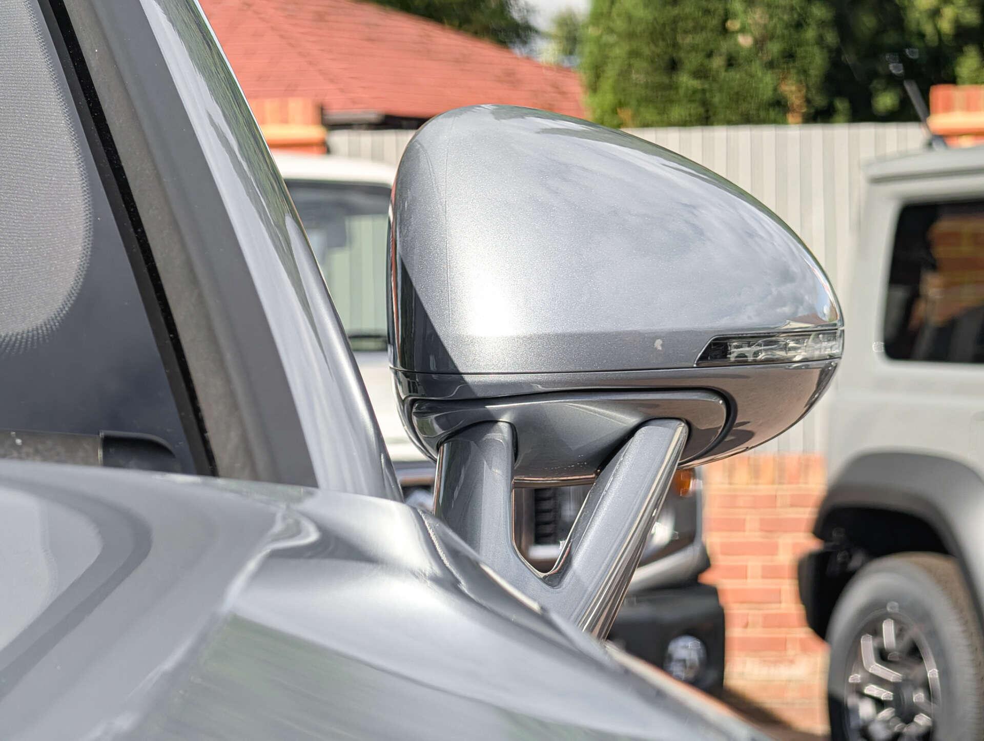 Porsche Macan view 11