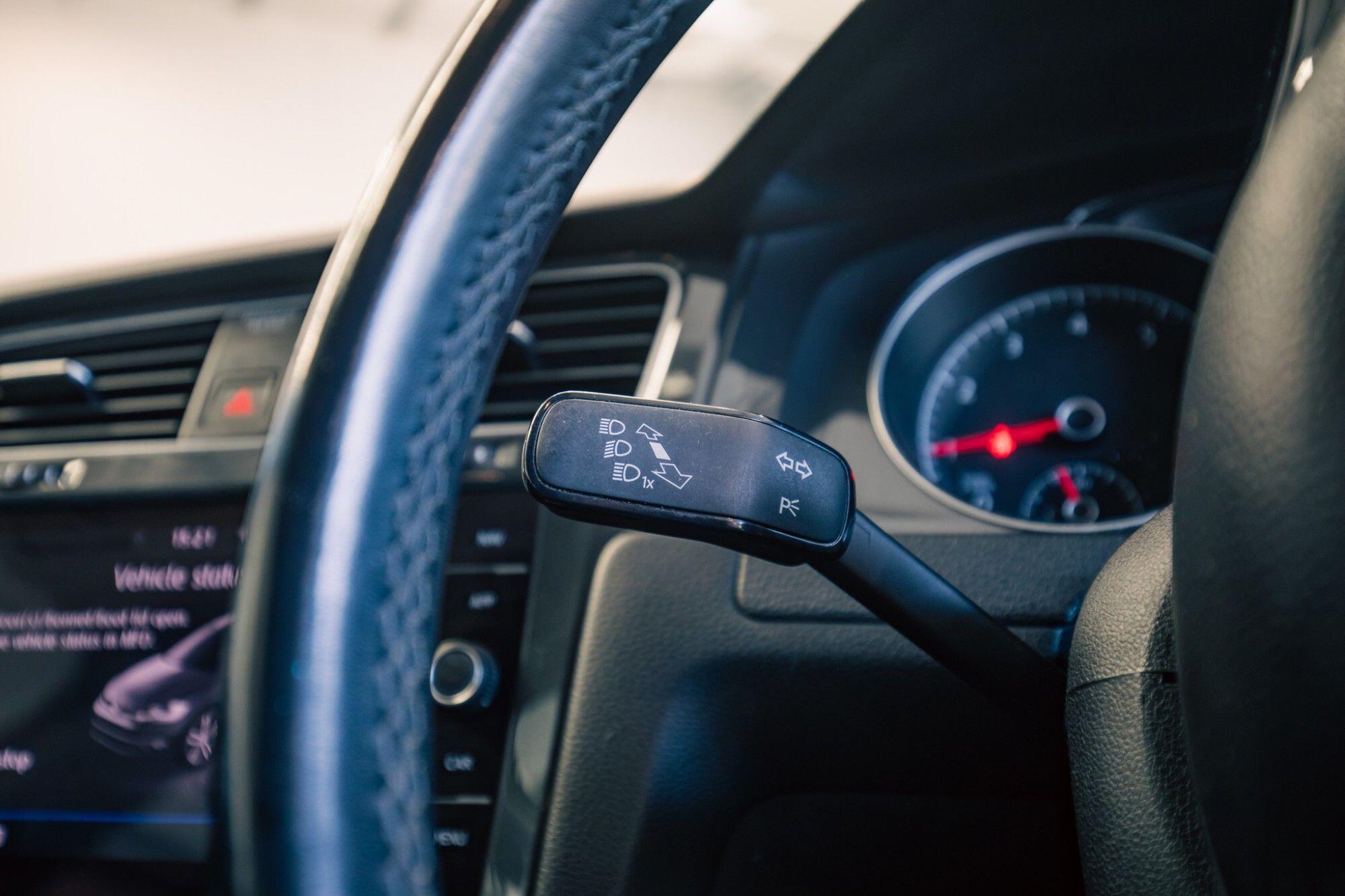 Volkswagen Golf view 14