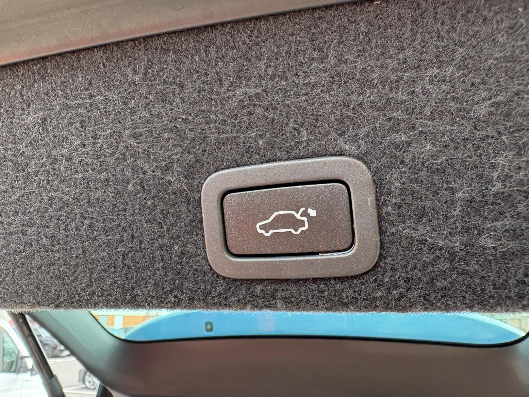 Volvo XC60 view 42