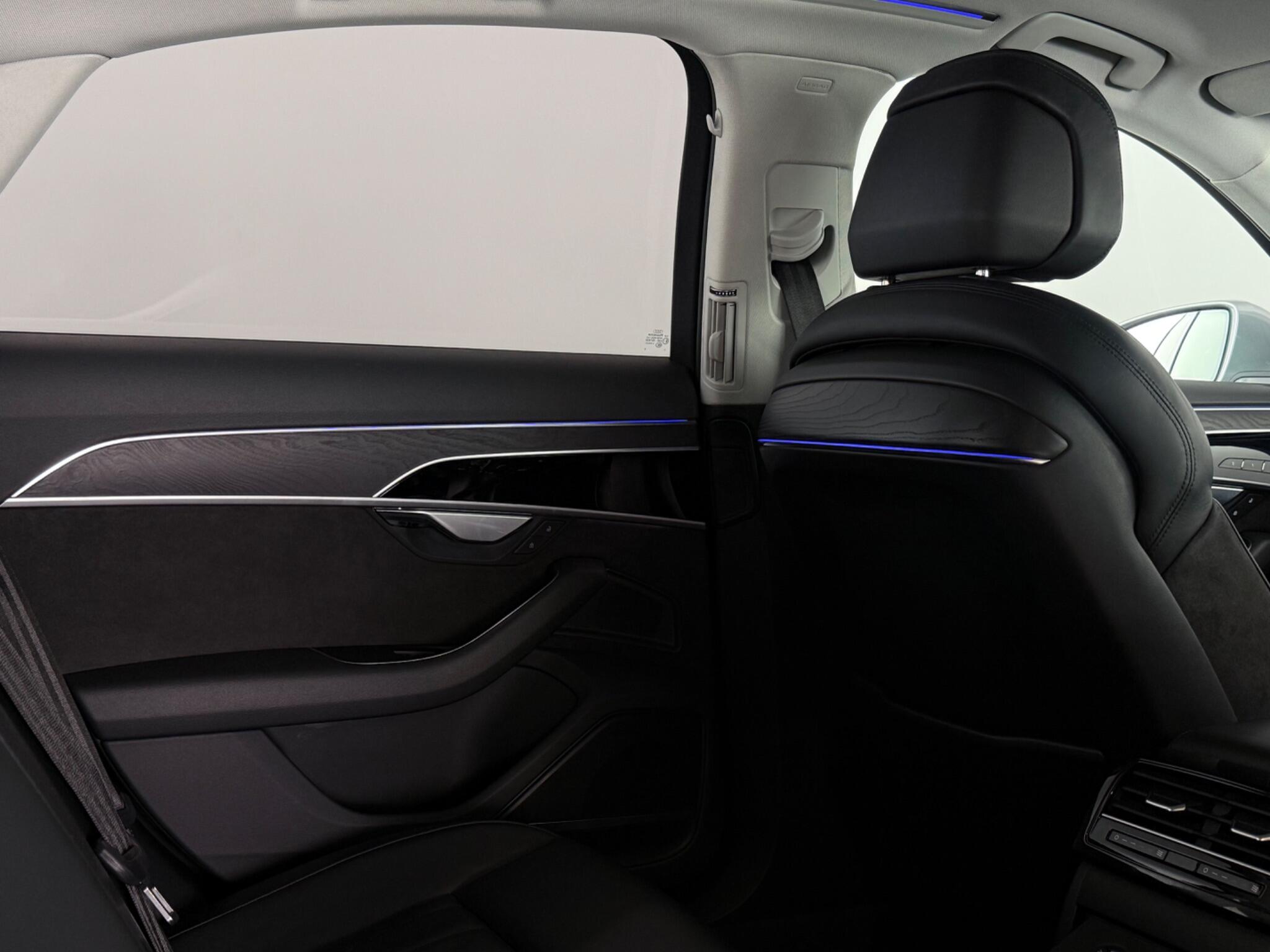 Audi A8 view 37