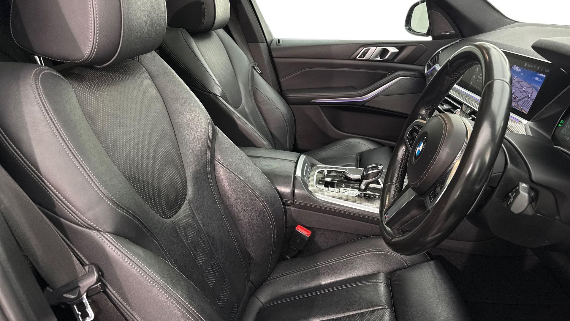 BMW X5 view 11